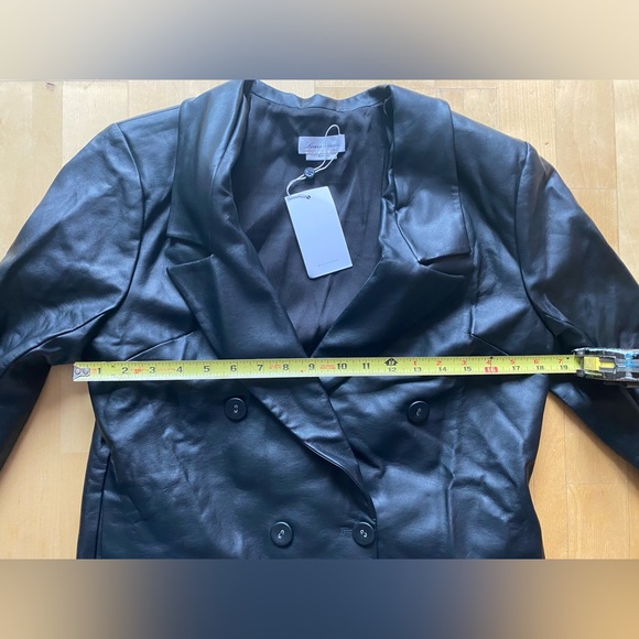 Lovers + Friends Faux Leather Trench Coat NWT Size Small - Picture 5 of 7